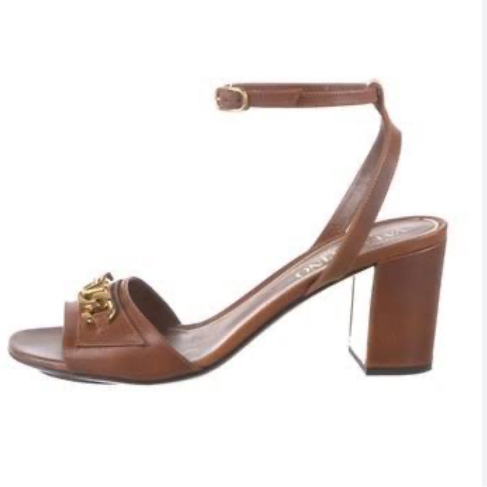 Valentino vlogo sandal. Mid heel. - Picture 3 of 9